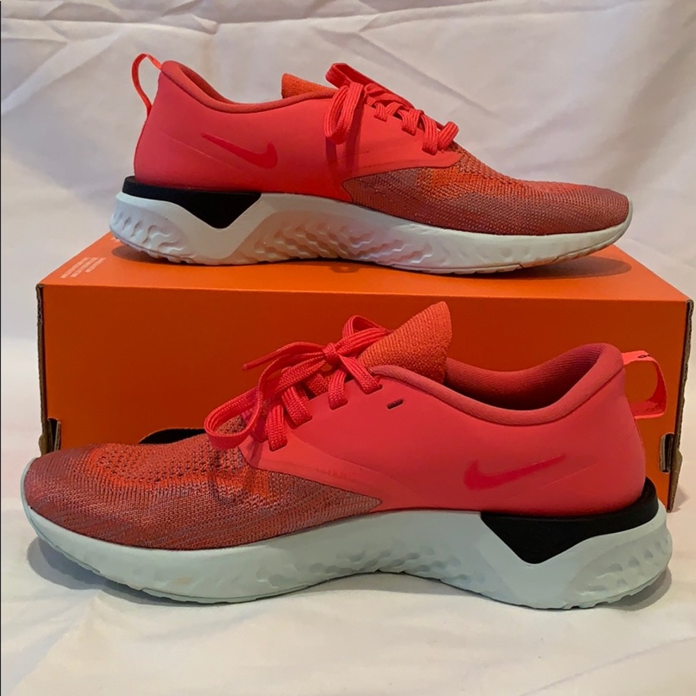 Nike Women’s Odyssey React 2 Flyknit